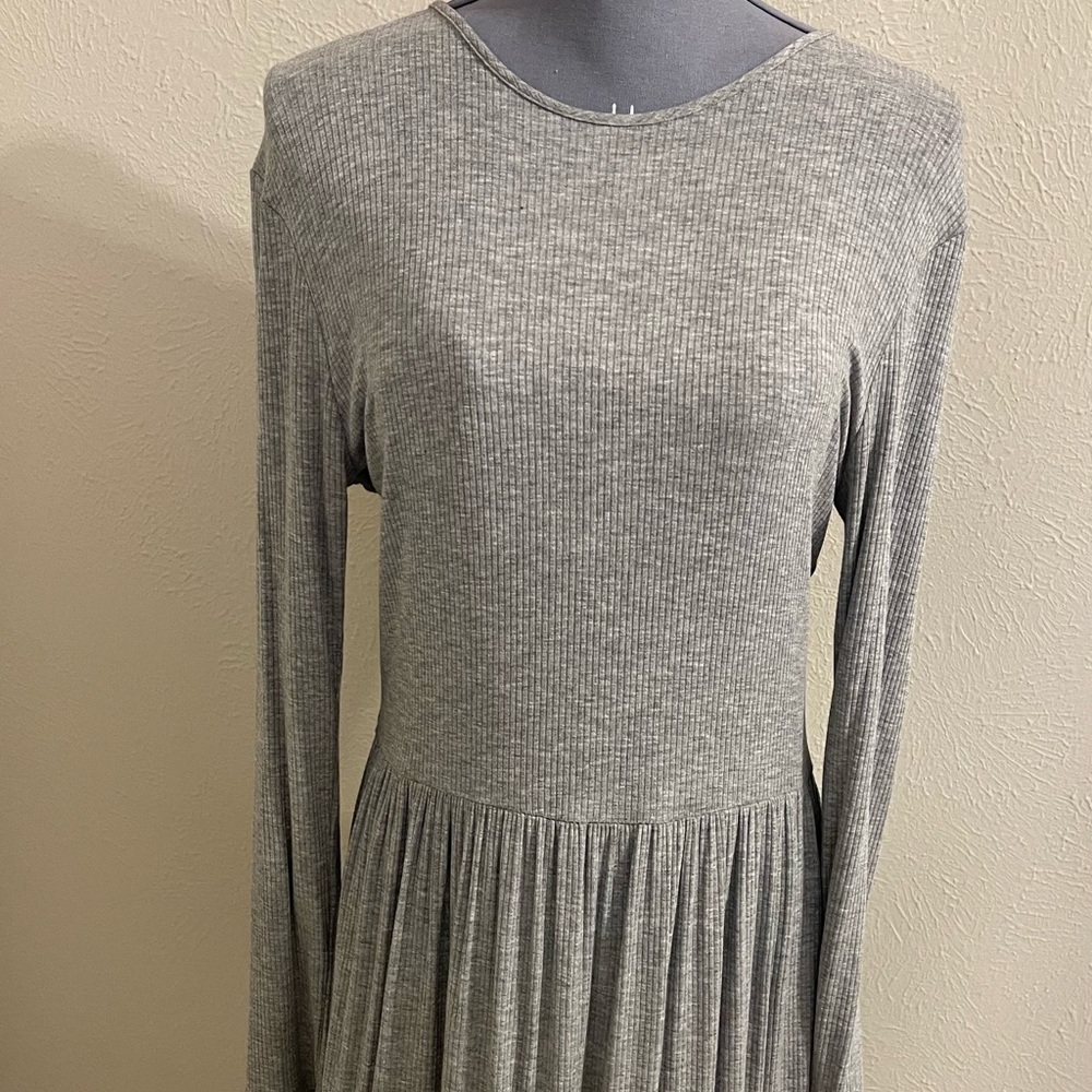 PP LA Clothing Dress with Keyhole Detail on Back